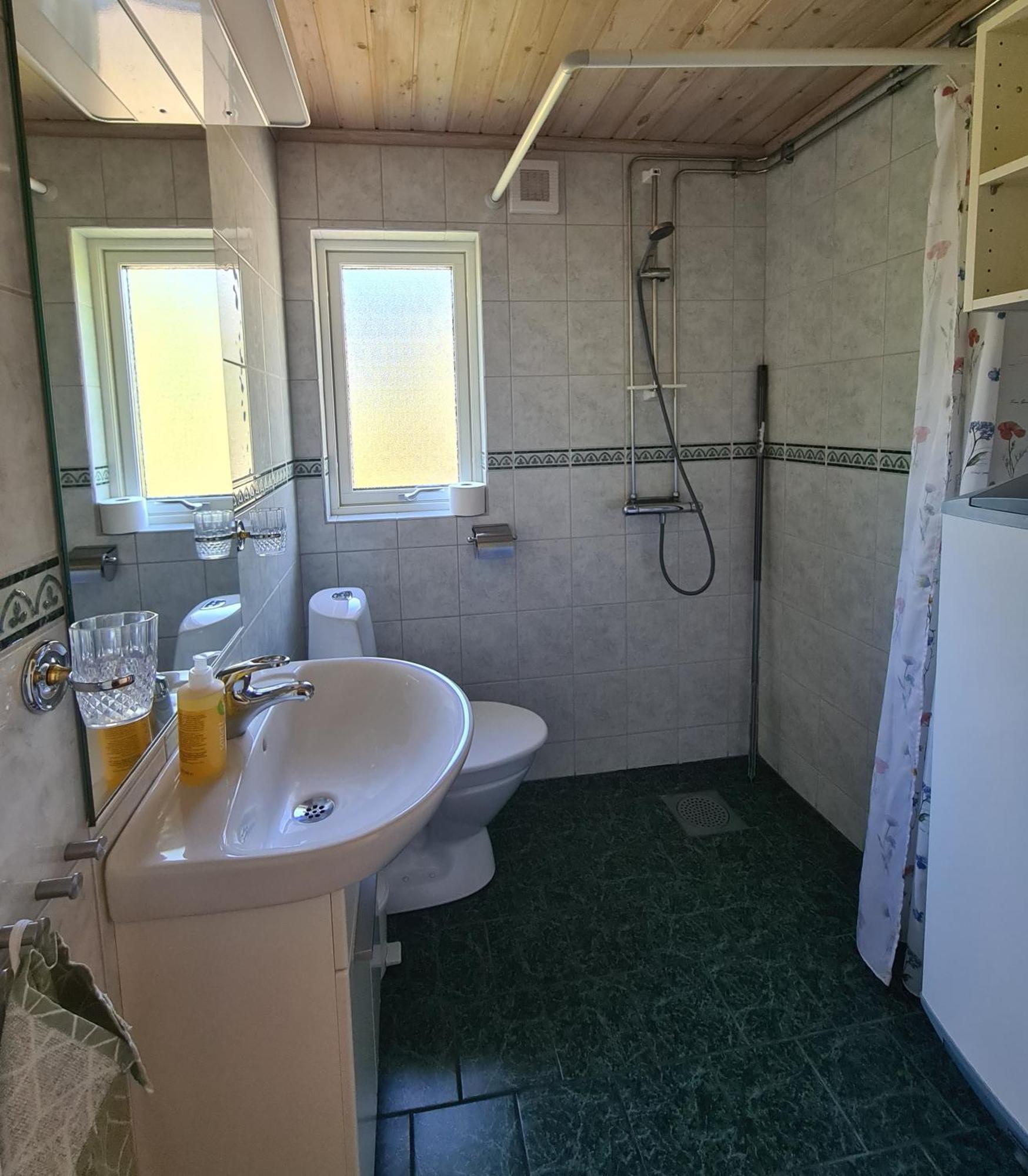 Gaerdsholmens Skaergardshemman "Boken" Villa Edsbruk Eksteriør billede